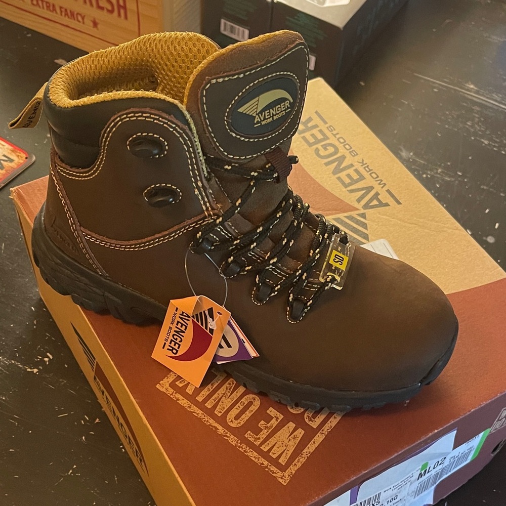 Avenger Dark Brown Safety Boots